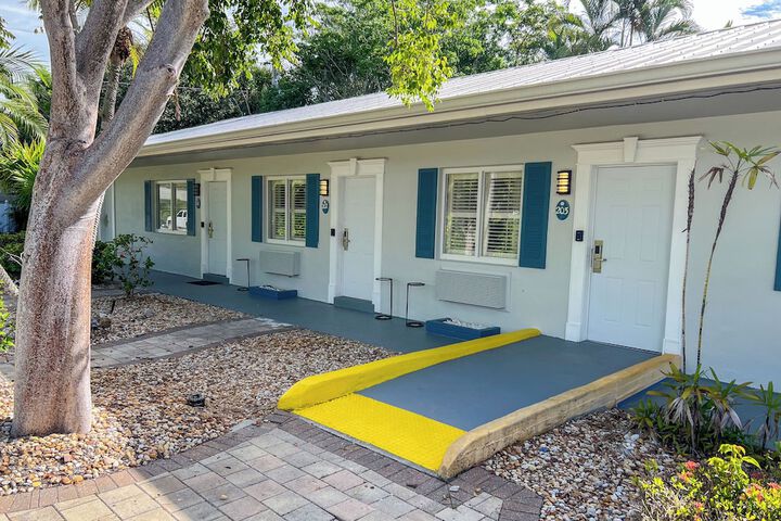Marco Island Lakeside Inn