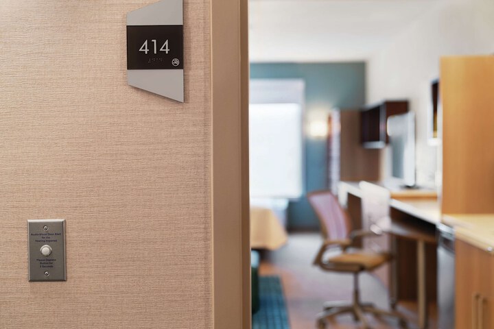 Room 27 of 36