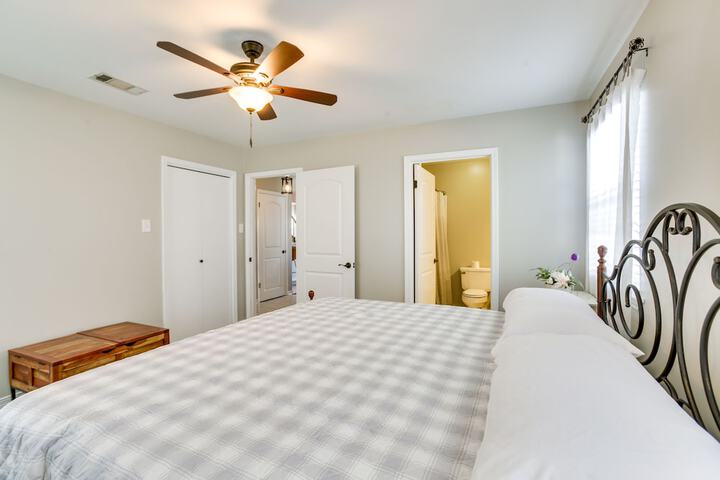 Bayou Bliss: Barataria Waterfront Getaway w / Dock!