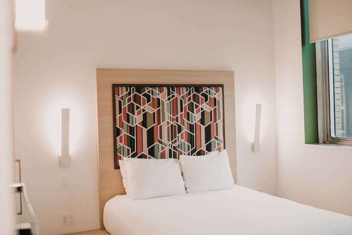Room 12 of 112