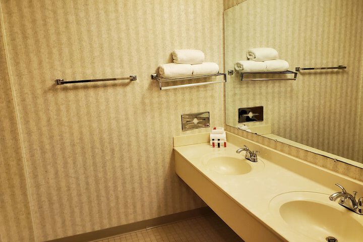 Room 19 of 30
