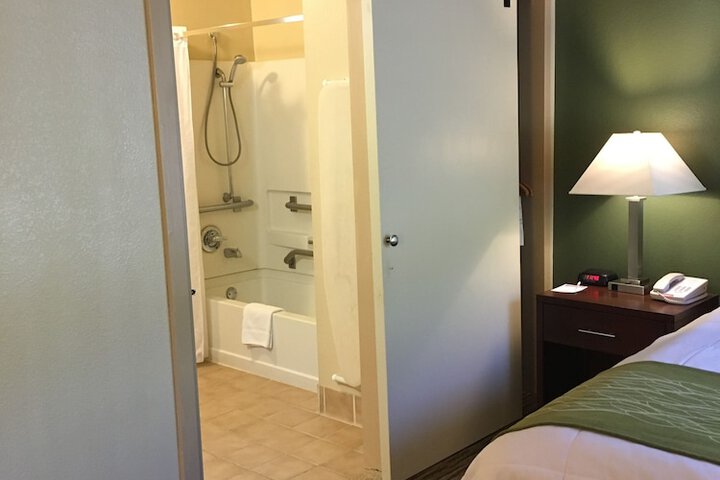 Room 13 of 42