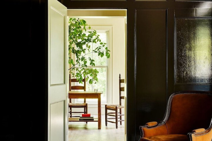 Lounge 50 of 58