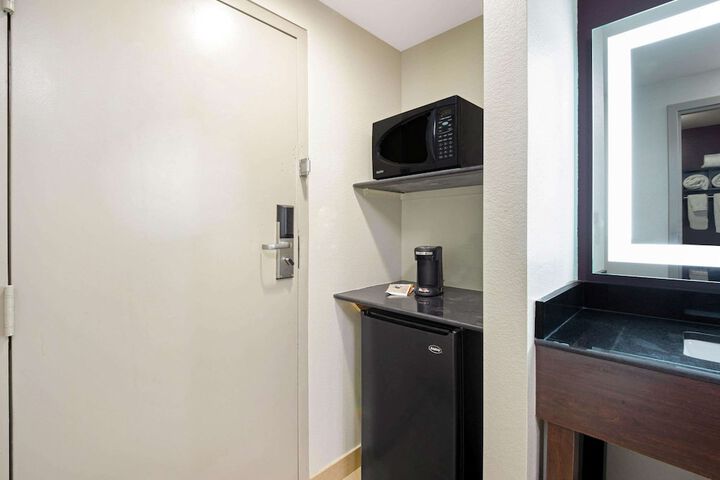 La Quinta Inn & Suites by Wyndham New Cumberland-Harrisburg