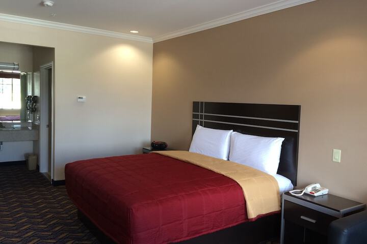 Room 8 of 24