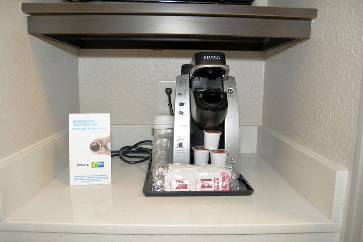 Holiday Inn Express & Suites by IHG