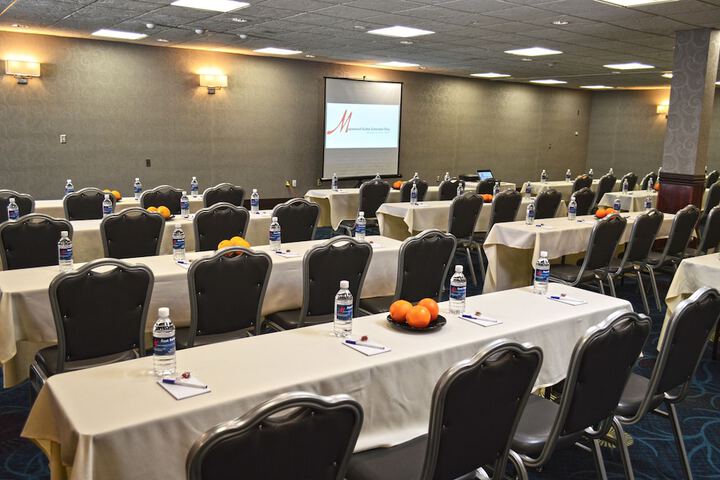 Ballroom/Hall 79 of 86