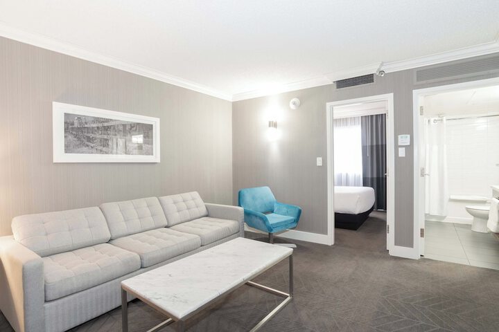 Room 33 of 84