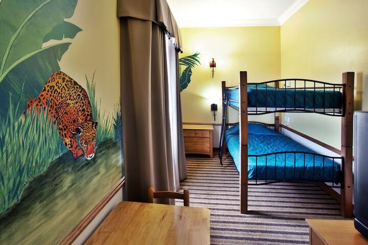 Room 16 of 47