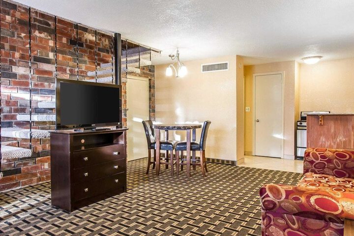 Room 15 of 43