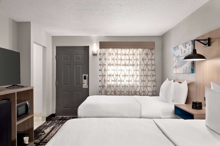 Room 20 of 33