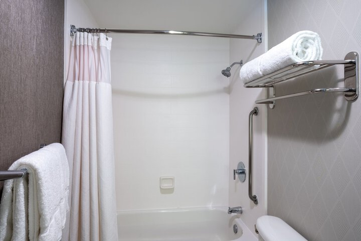 Room 21 of 33