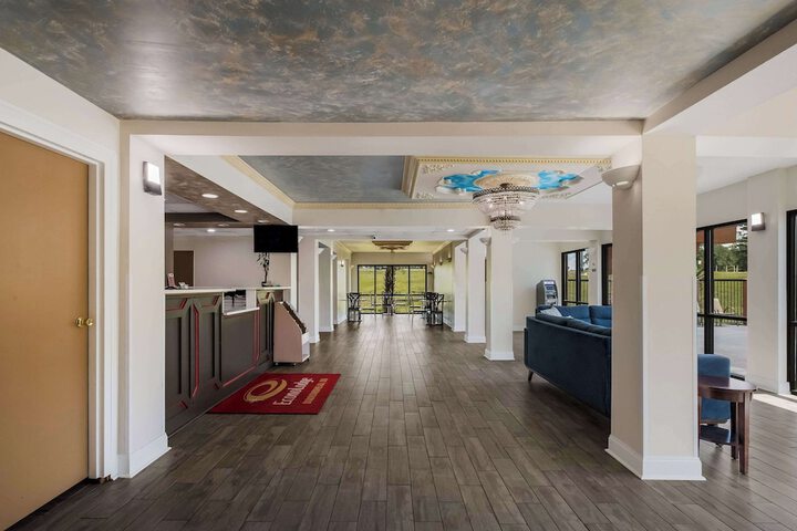 Econo Lodge Inn & Suites Diamondhead