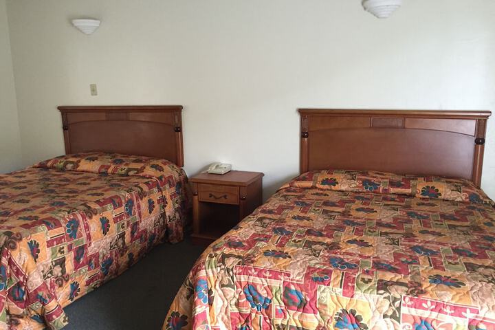 Golden Hills Motel