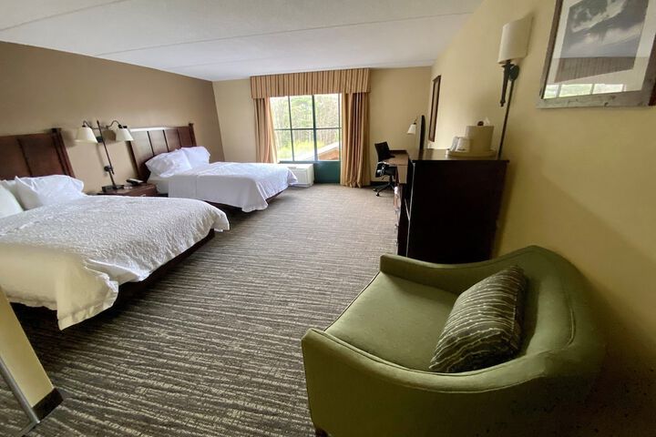Hampton Inn & Suites Lake George