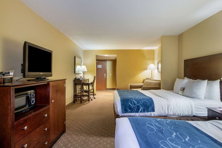 Room 33 of 48