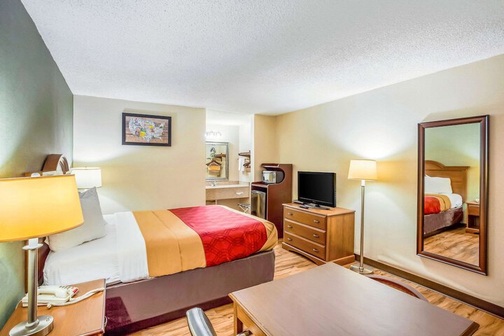 Room 11 of 30