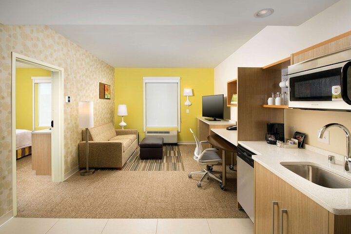 Room 12 of 27