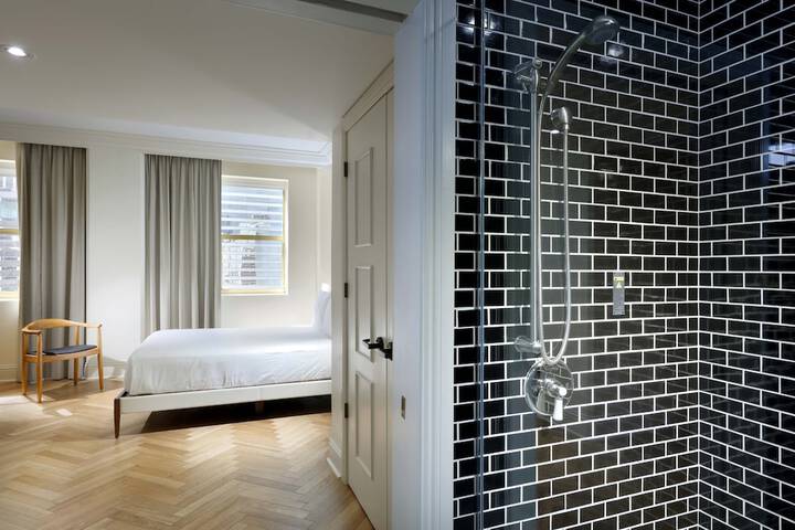 Room 42 of 58