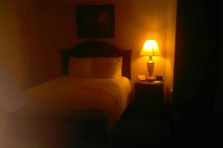 Room 17 of 35