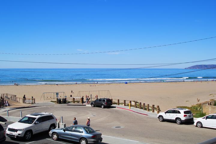 Beach House Inn & Suites