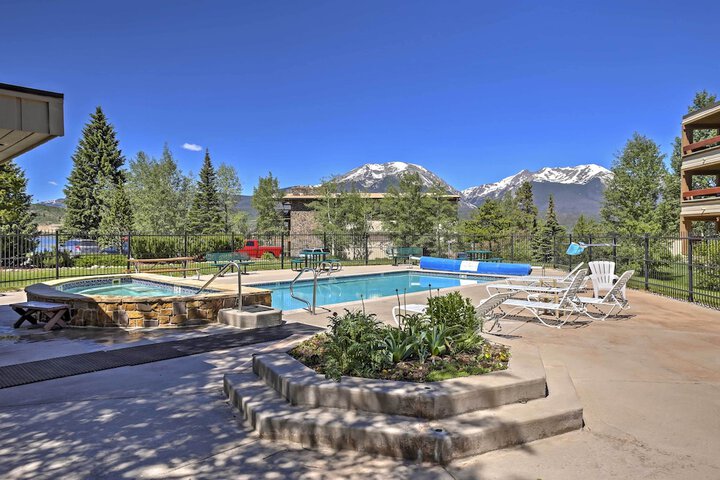 Lakefront Dillon Condo w / Pool Access: Near Skiing