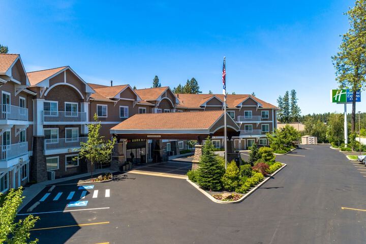 Holiday Inn Express & Suites Interstate 90 by IHG