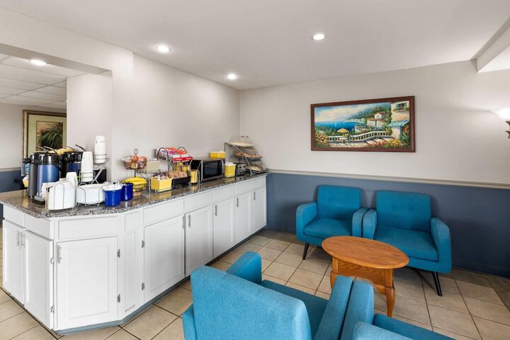 Days Inn by Wyndham Mountain Home