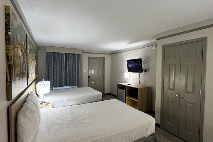 Room 14 of 62