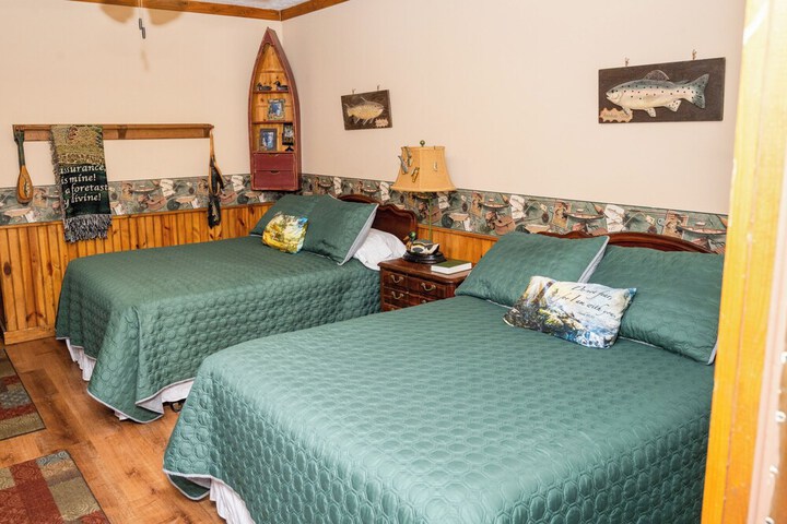 Mountain Aire Cottages Inn & Glamping
