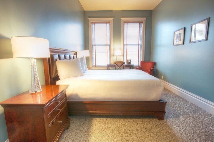 Room 126 of 148