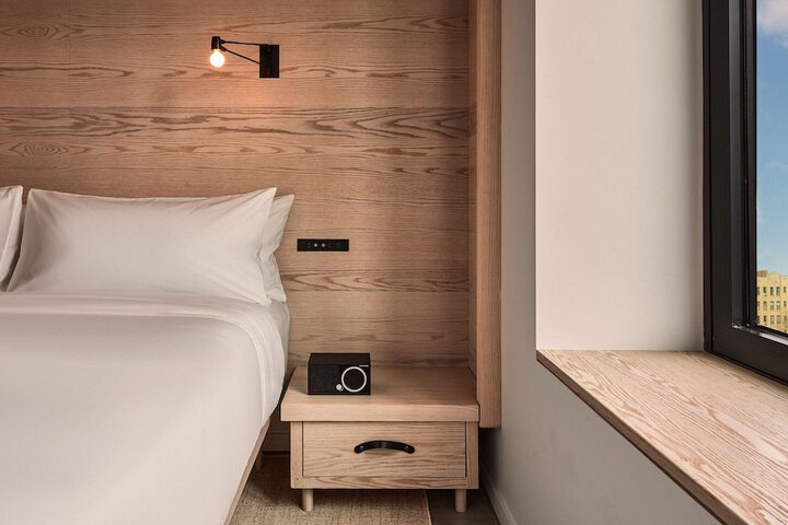 Room 8 of 50