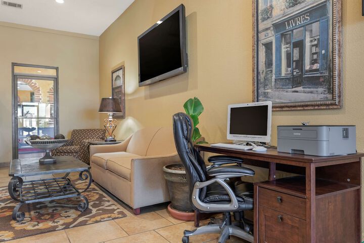 Business Center 25 of 25
