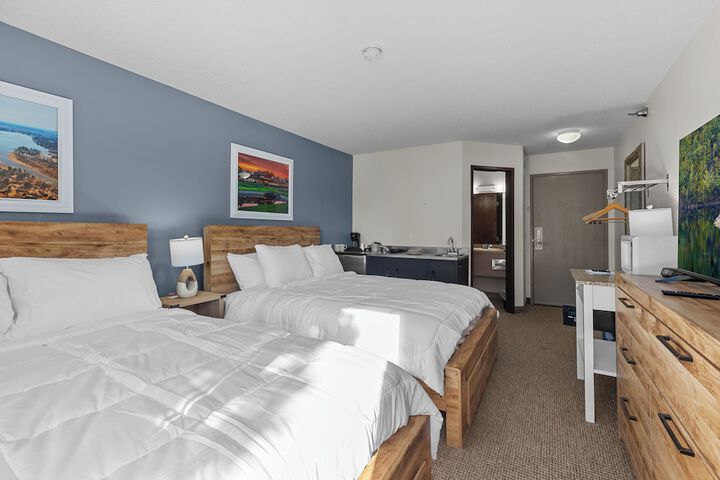 Nisswa Hotel and Suites