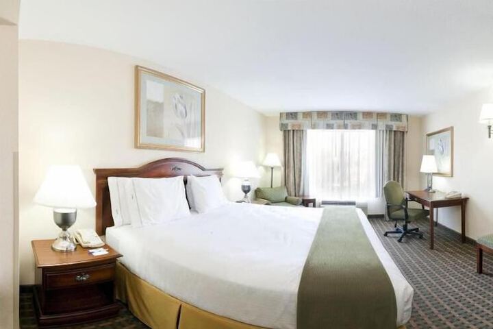 Room 18 of 25