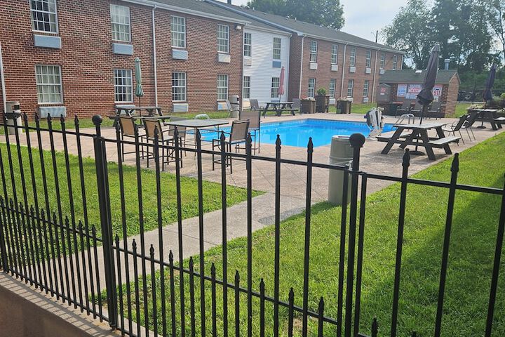 Pool 22 of 64