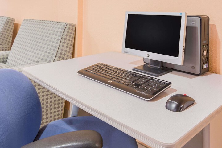 Business Center 15 of 15