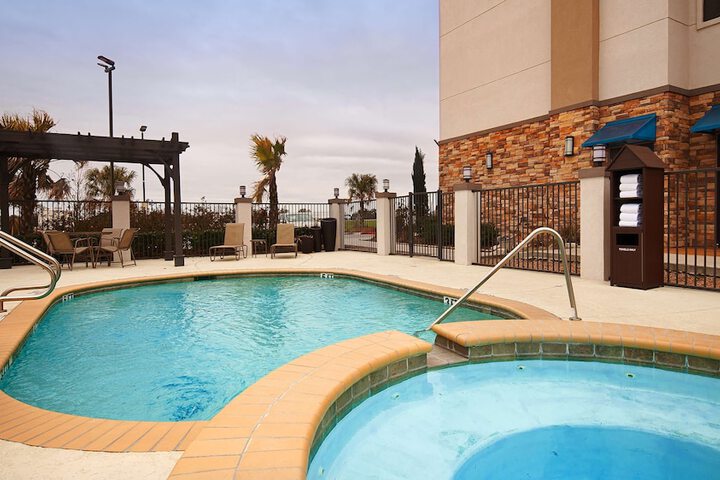 Best Western Plus Flatonia Inn