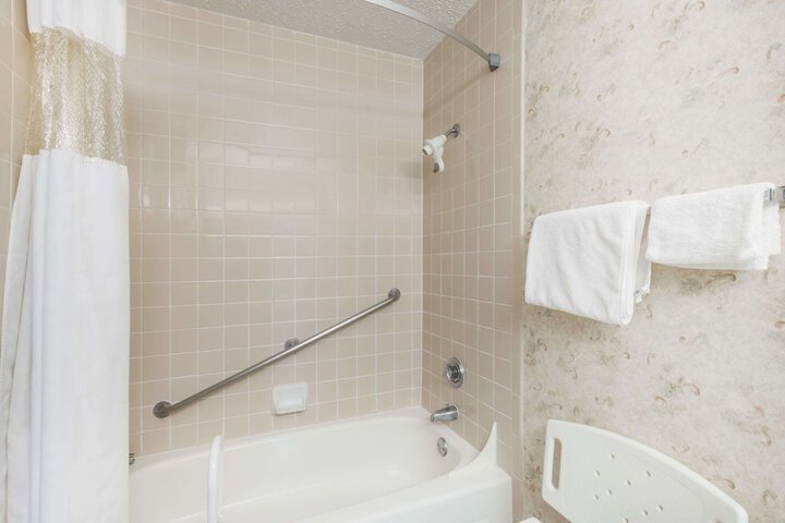 Ramada by Wyndham Watertown / Thousand Islands NY