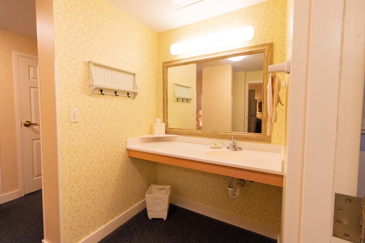 Room 31 of 77