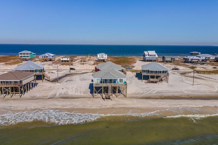 Awake on the Gulf - Gulf Front! Gaze Up at the Stars From Your Large Deck While Listening To The Waves Crash. 4 Bedroom Home by RedAwning