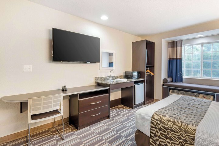 Room 35 of 43