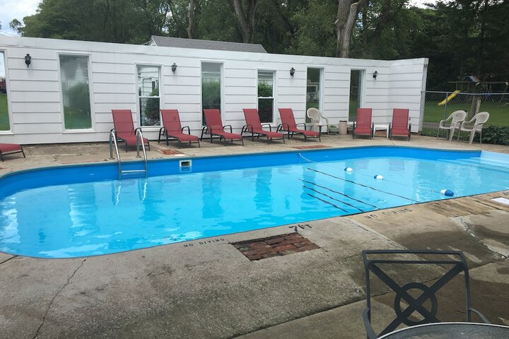 Pool 4 of 104