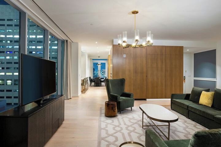 The Laura Hotel Houston Downtown, Autograph Collection