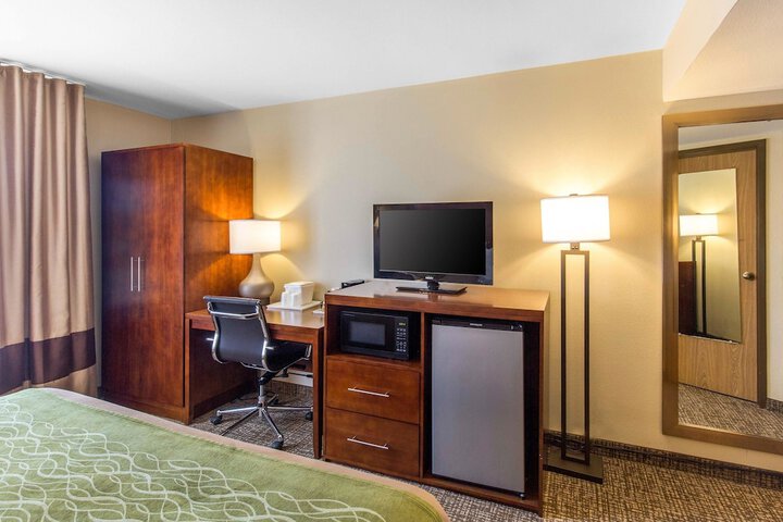 Room 14 of 33