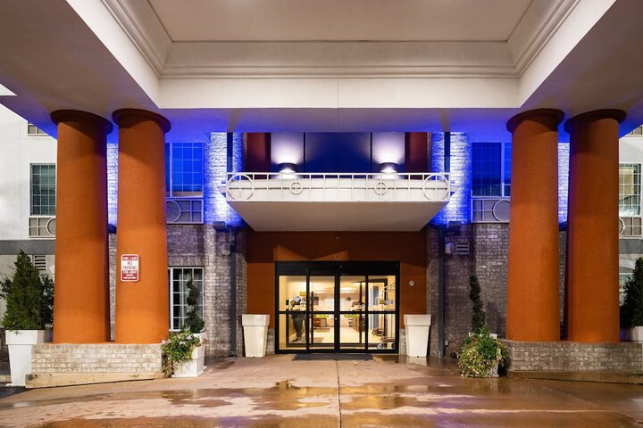 Hotel 6 of 63