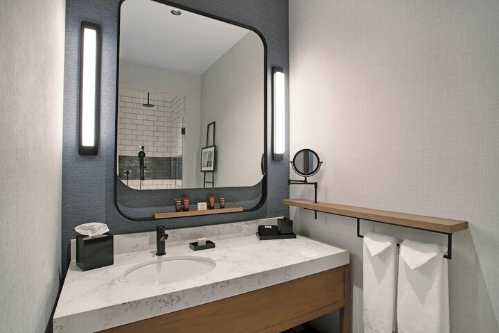 Room 25 of 65