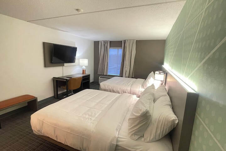 Room 34 of 43
