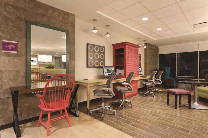 Business Center 33 of 34