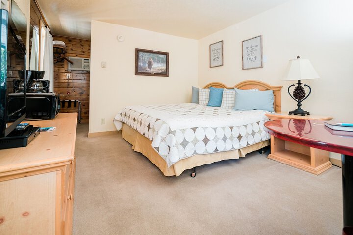 Room 14 of 18